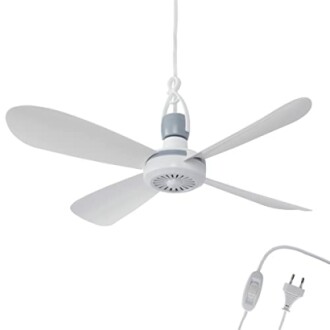 Weißer Deckenventilator mit Stromkabel und Schalter